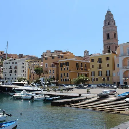 Mare E Monti A فورميا